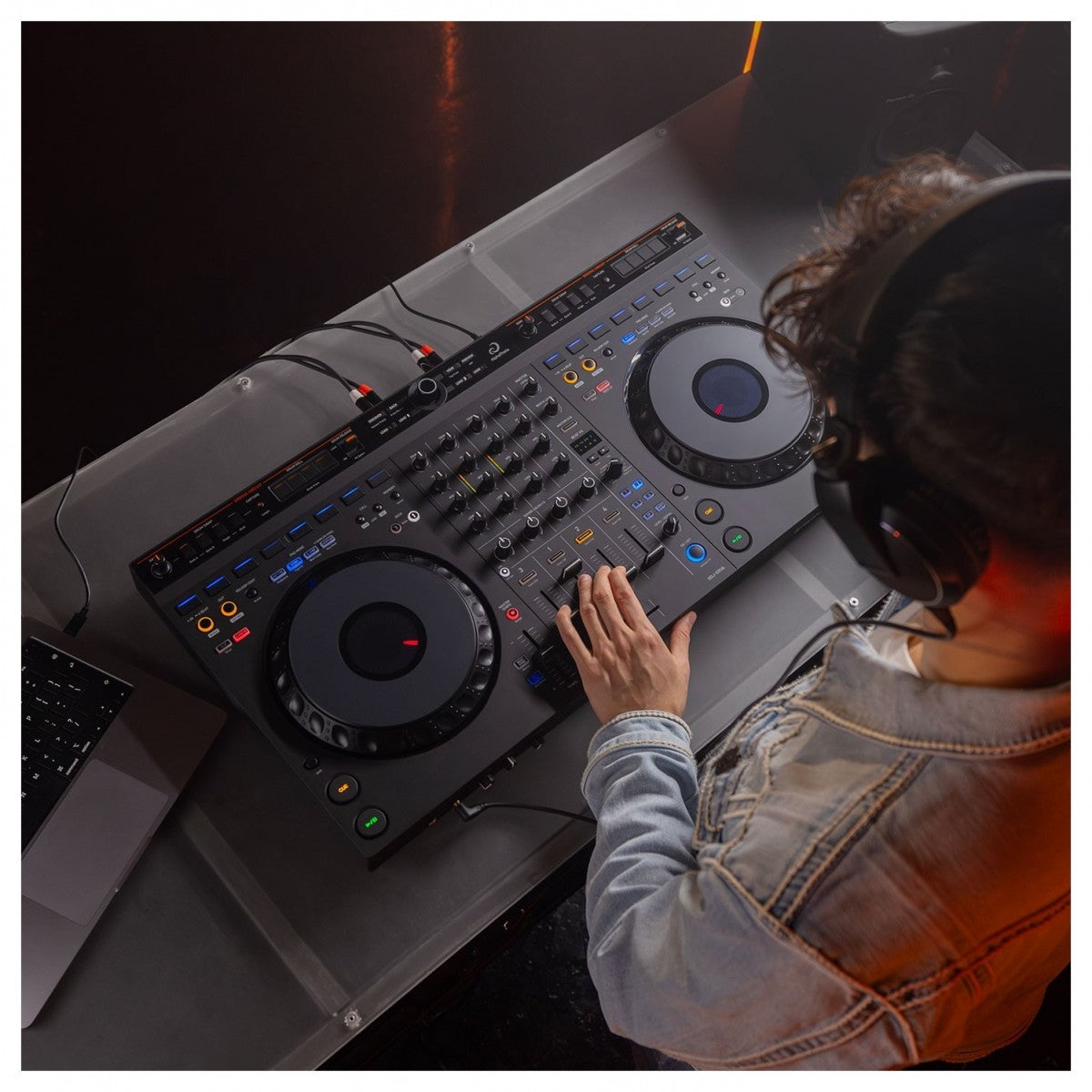AlphaTheta DDJ-GRV6 DJ Controller Panoramic