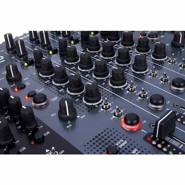 Allen & Heath Xone:92 DJ Mixer