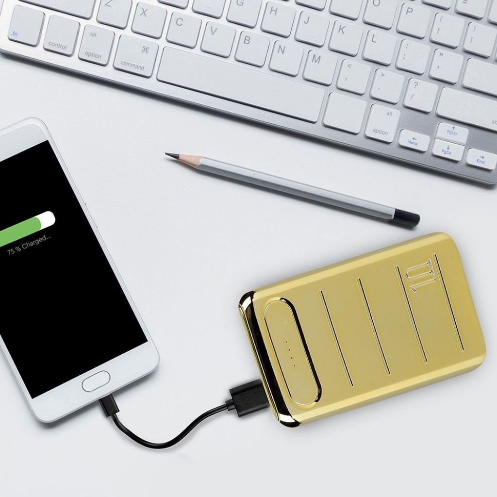 Power Bank 10.000 Mah Colore Oro Dual USB Micro USB e Tipo C