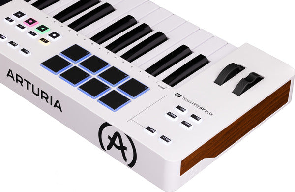https://www.musix.com/images/products/large/Arturia-KeyLab-Essential-49-MK3-white-244452_X.jpg