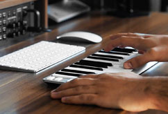 https://www.esi-audio.com/images/products/xkey37_sub8.jpg